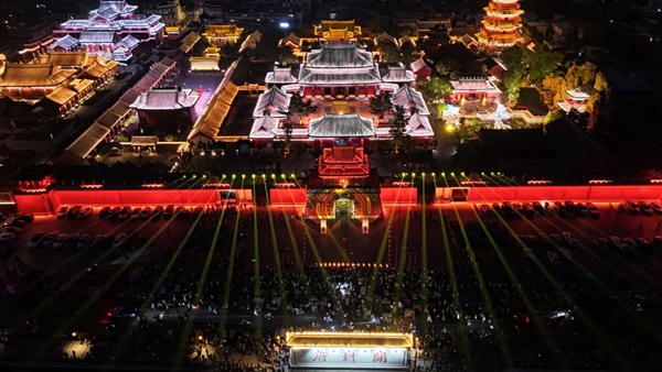 河南开封府夜游《南衙千秋月》_副本.jpg