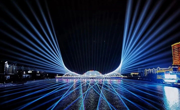 湖南芷江和平湖夜游_副本.jpg